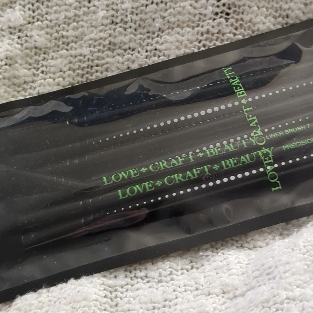 Love+Craft+Beauty 7 Piece Brush Set, 7 Brushes in sealed plastic pouch